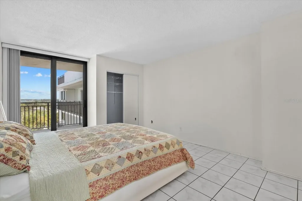 4822 Ocean Boulevard Sarasota FL 34242