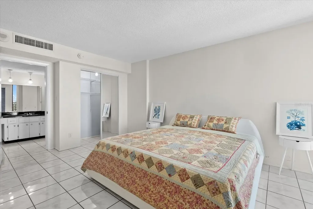 4822 Ocean Boulevard Sarasota FL 34242