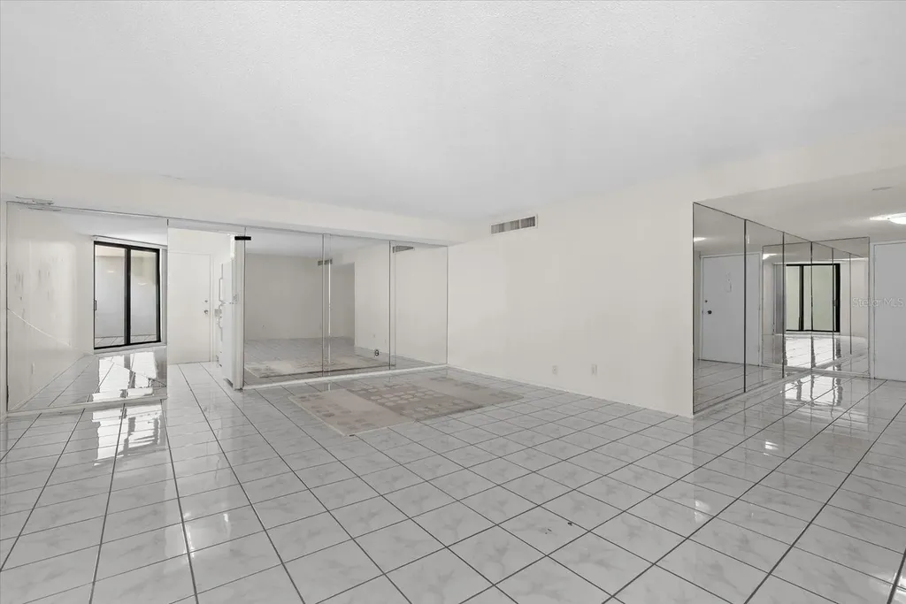 4822 Ocean Boulevard Sarasota FL 34242