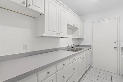 4822 Ocean Boulevard Sarasota FL 34242