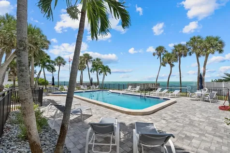 4822 Ocean Boulevard Sarasota FL 34242