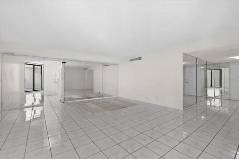 4822 Ocean Boulevard Sarasota FL 34242