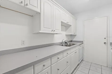 4822 Ocean Boulevard Sarasota FL 34242
