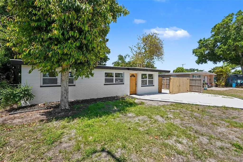 9482 Crestview Street Seminole FL 33772