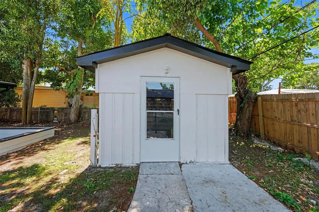 9482 Crestview Street Seminole FL 33772