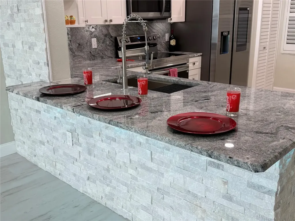 2530 Gary Circle Dunedin FL 34698