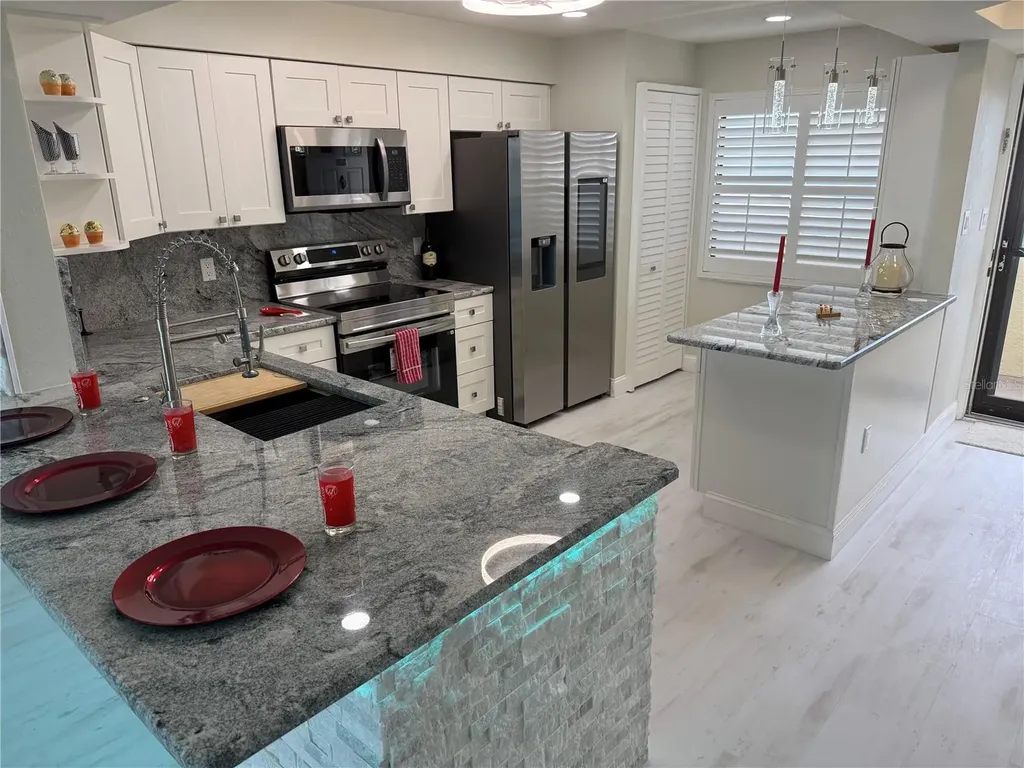 2530 Gary Circle Dunedin FL 34698