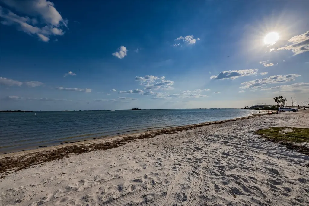 2530 Gary Circle Dunedin FL 34698