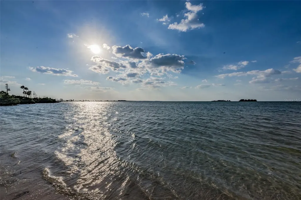 2530 Gary Circle Dunedin FL 34698