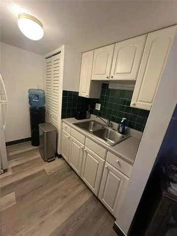 1084 82nd Terrace N St Petersburg FL 33702