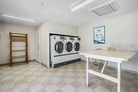 1084 82nd Terrace N St Petersburg FL 33702