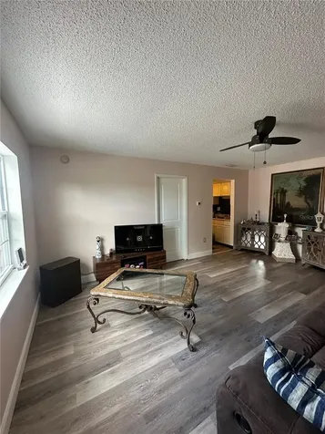 1084 82nd Terrace N St Petersburg FL 33702