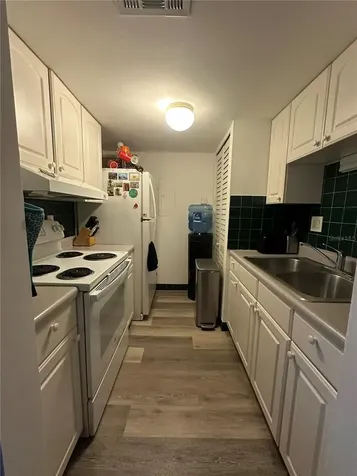 1084 82nd Terrace N St Petersburg FL 33702