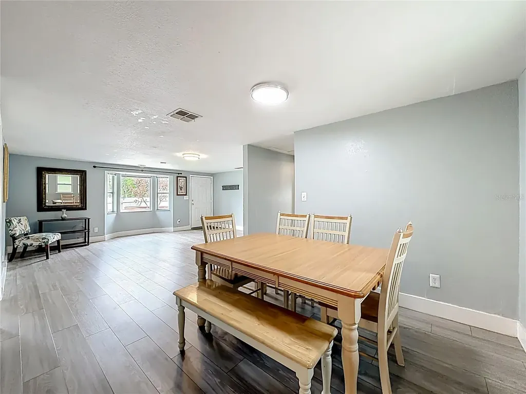 544 Mercury Avenue Orlando FL 32828