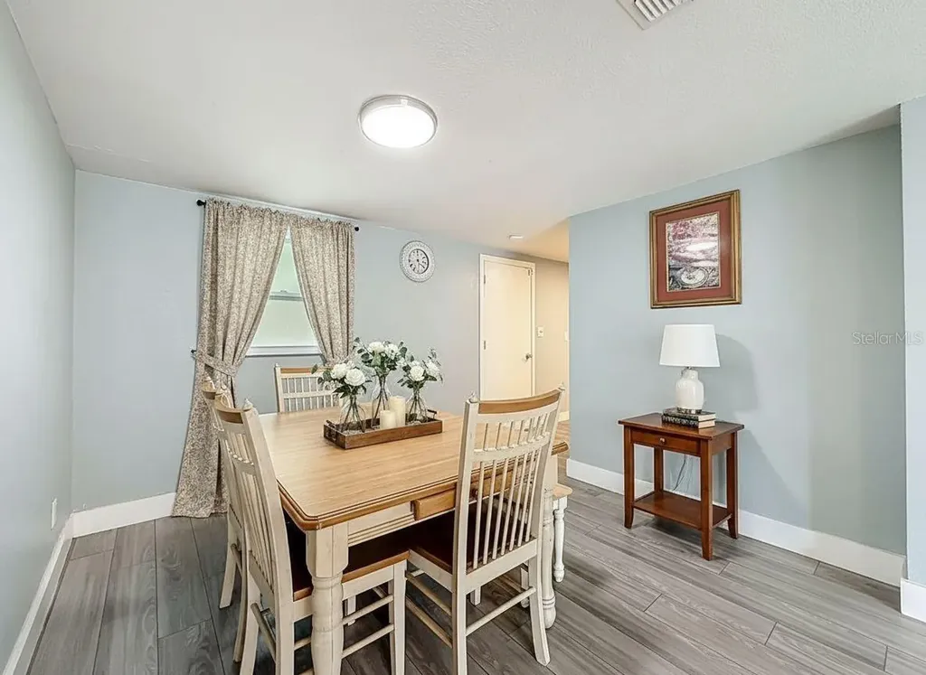 544 Mercury Avenue Orlando FL 32828