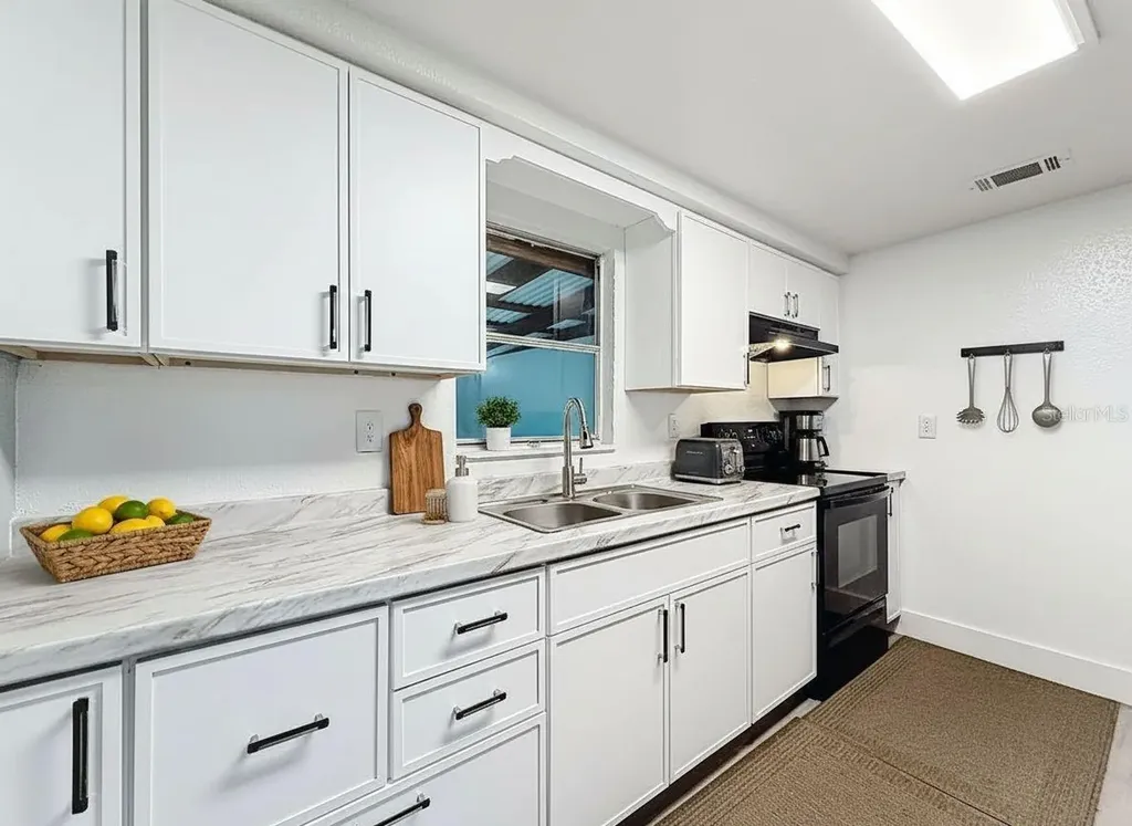 544 Mercury Avenue Orlando FL 32828