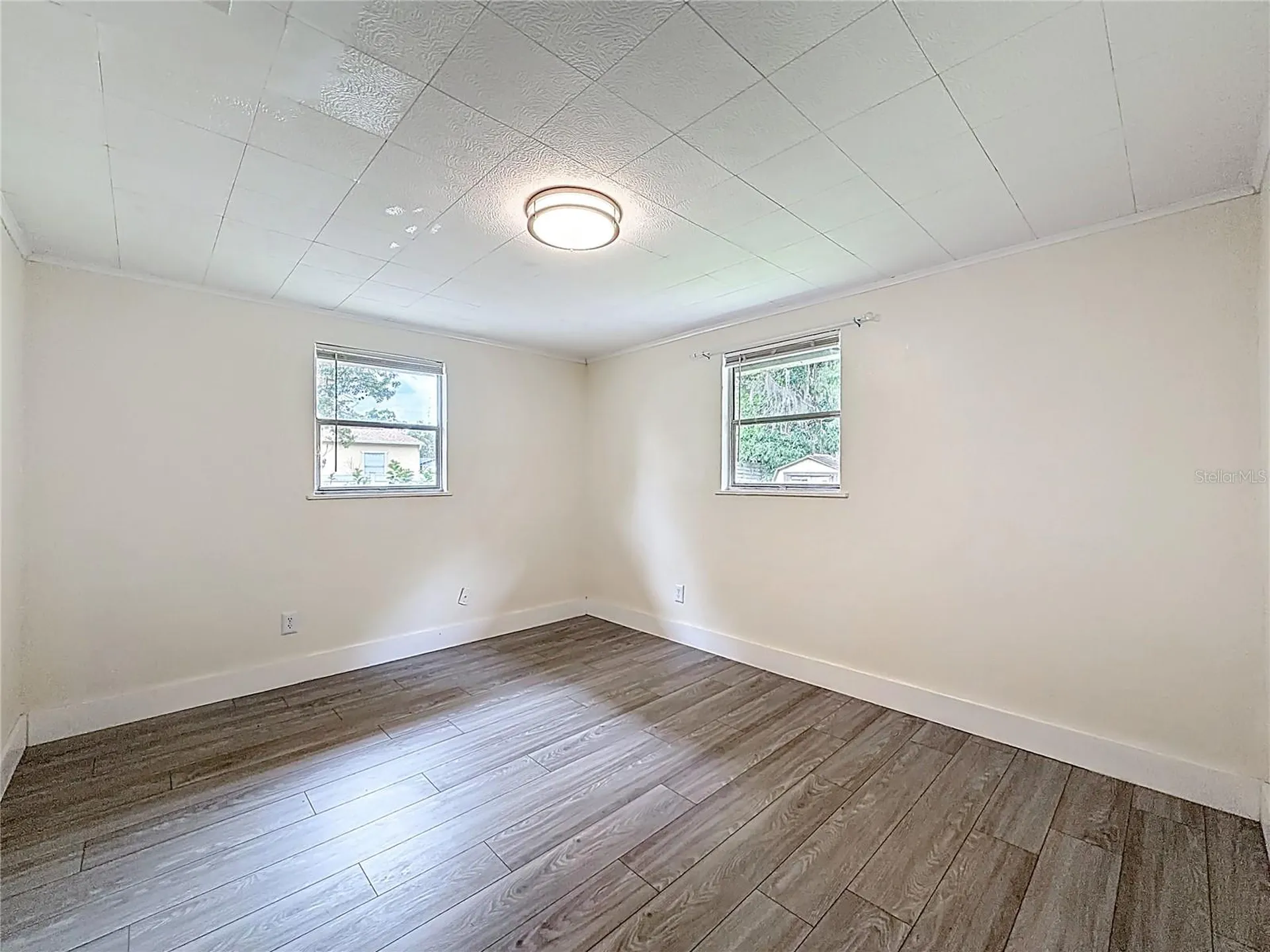 544 Mercury Avenue Orlando FL 32828