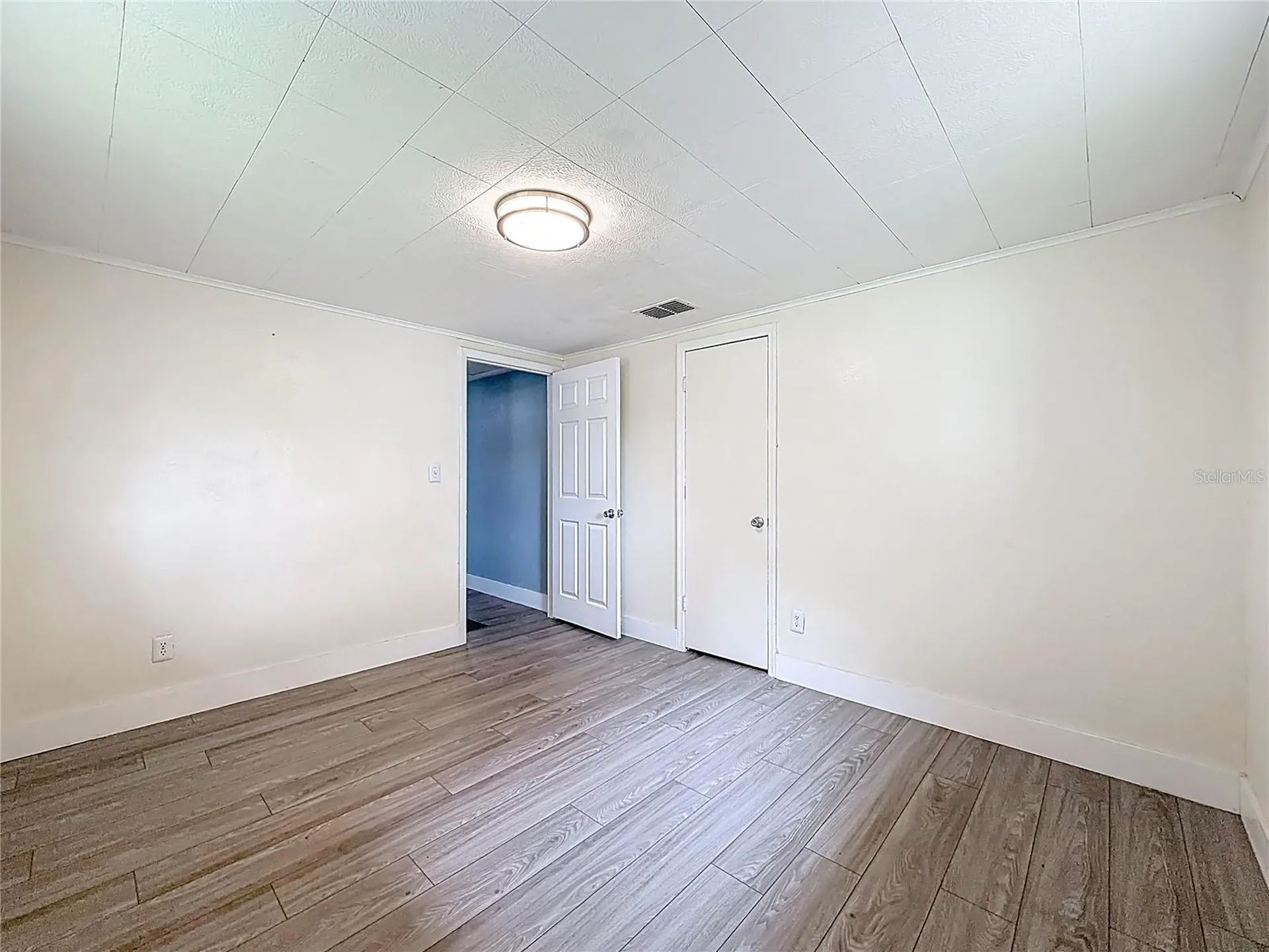 544 Mercury Avenue Orlando FL 32828