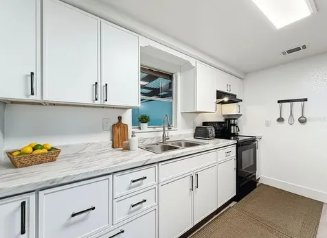 544 Mercury Avenue Orlando FL 32828