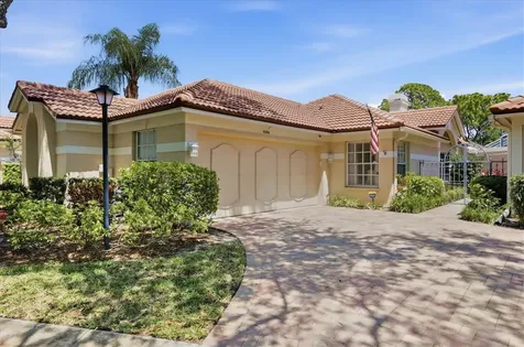 4068 Lyndhurst Court Sarasota FL 34235