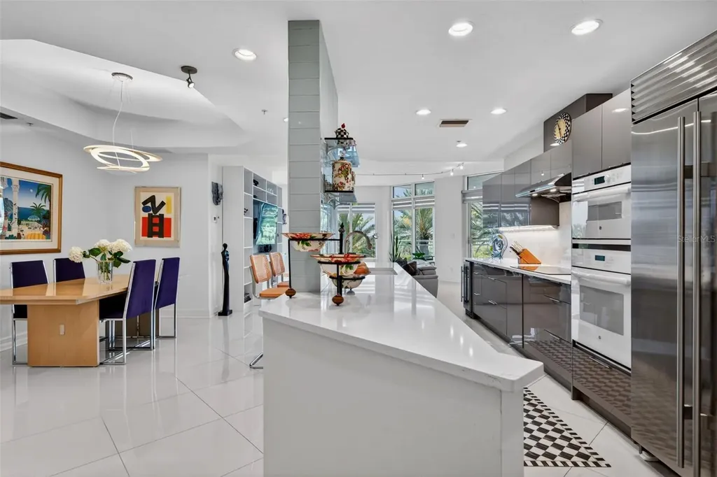 340 S Palm Avenue Sarasota FL 34236