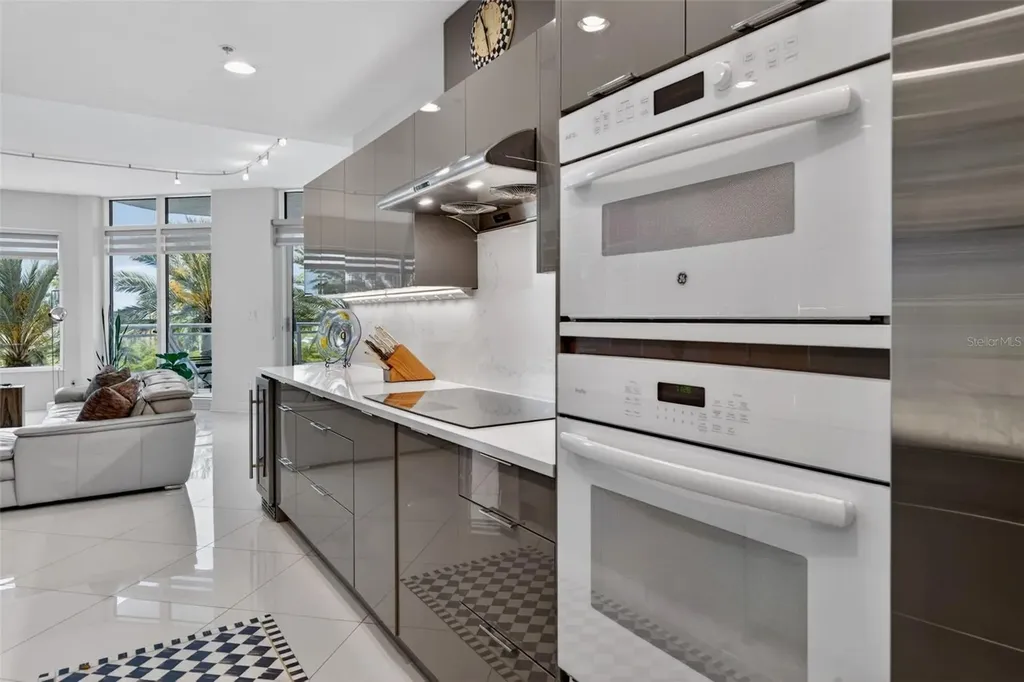 340 S Palm Avenue Sarasota FL 34236