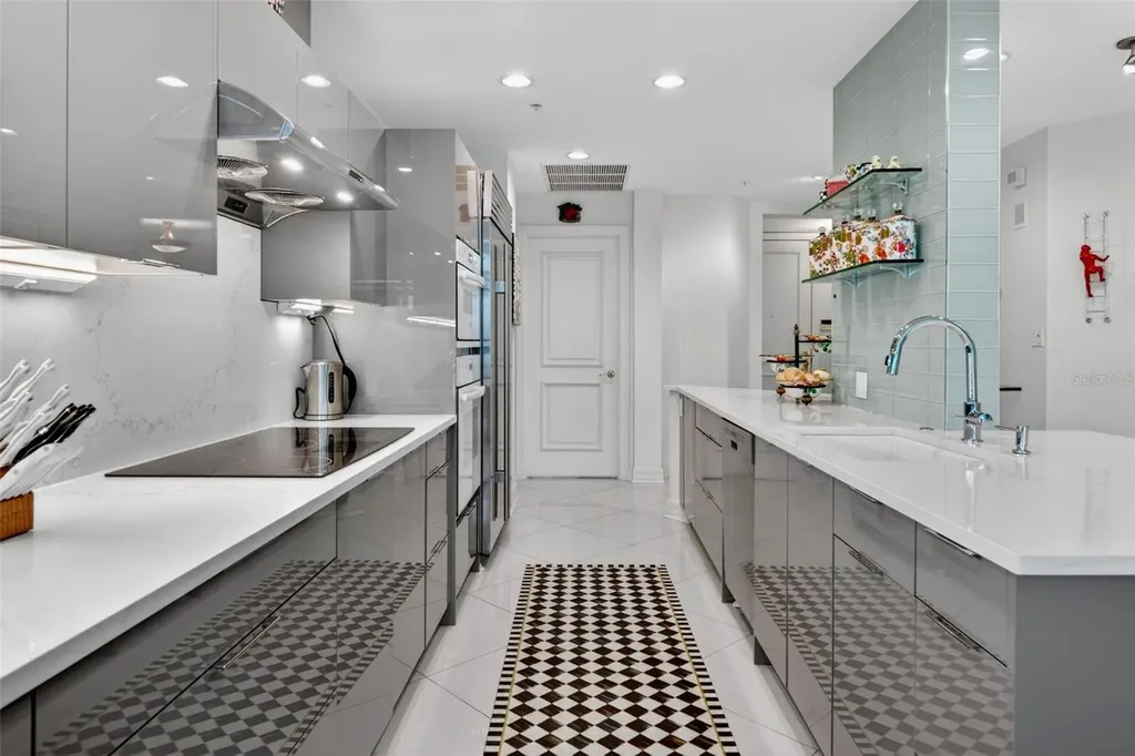 340 S Palm Avenue Sarasota FL 34236