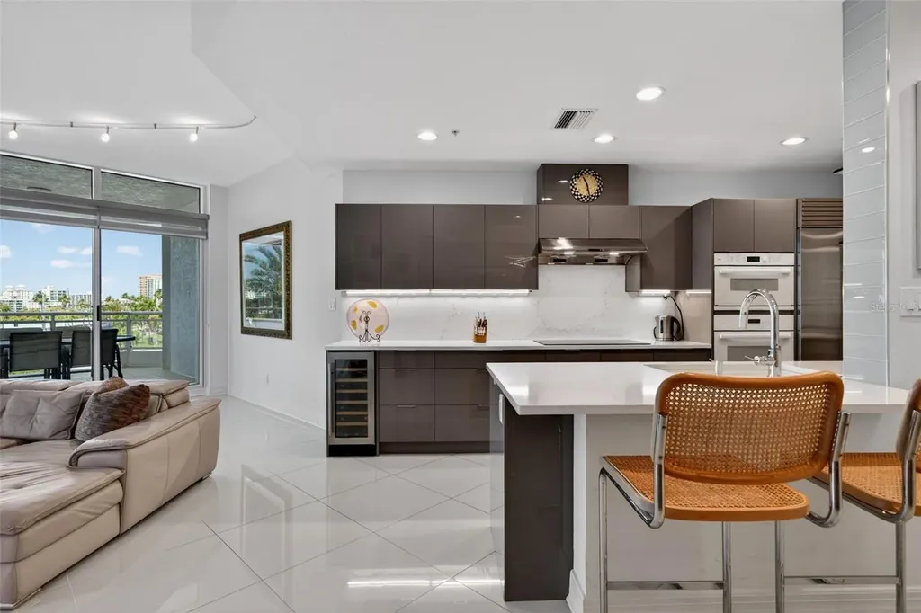 340 S Palm Avenue Sarasota FL 34236