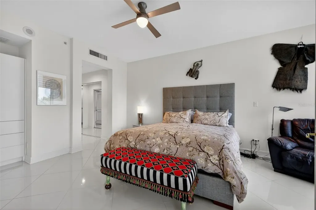340 S Palm Avenue Sarasota FL 34236