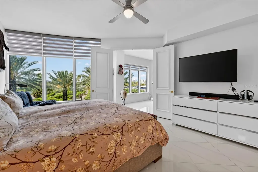 340 S Palm Avenue Sarasota FL 34236