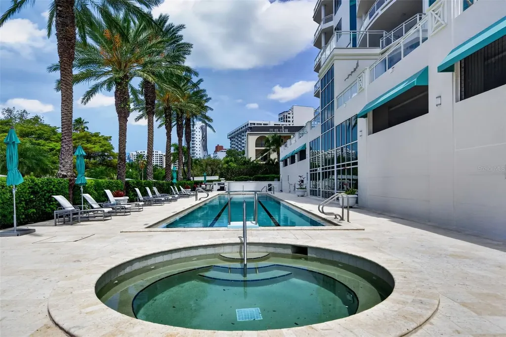 340 S Palm Avenue Sarasota FL 34236