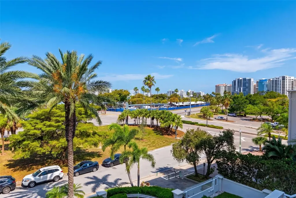 340 S Palm Avenue Sarasota FL 34236