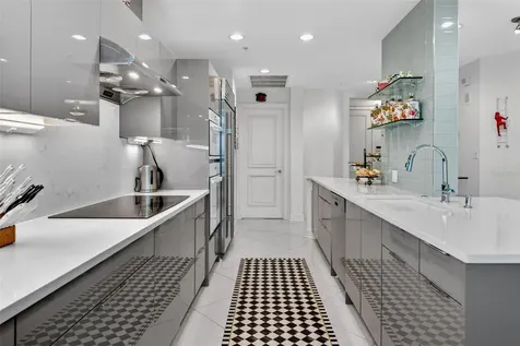 340 S Palm Avenue Sarasota FL 34236