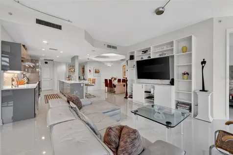 340 S Palm Avenue Sarasota FL 34236
