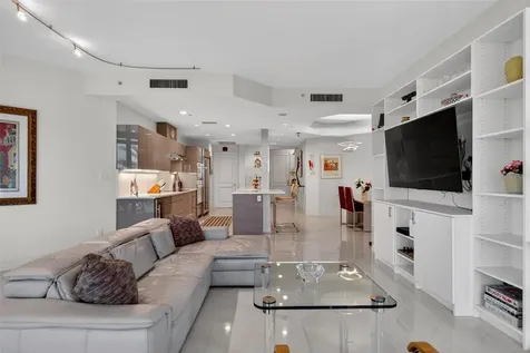 340 S Palm Avenue Sarasota FL 34236