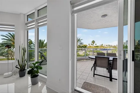 340 S Palm Avenue Sarasota FL 34236