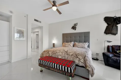 340 S Palm Avenue Sarasota FL 34236