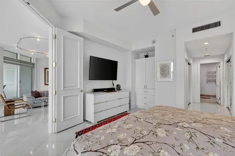 340 S Palm Avenue Sarasota FL 34236