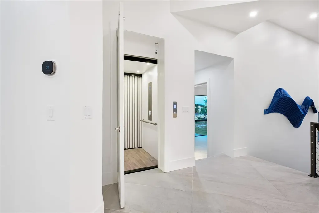 519 Rountree Drive Longboat Key FL 34228