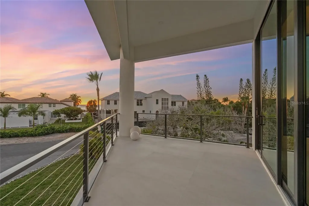 519 Rountree Drive Longboat Key FL 34228