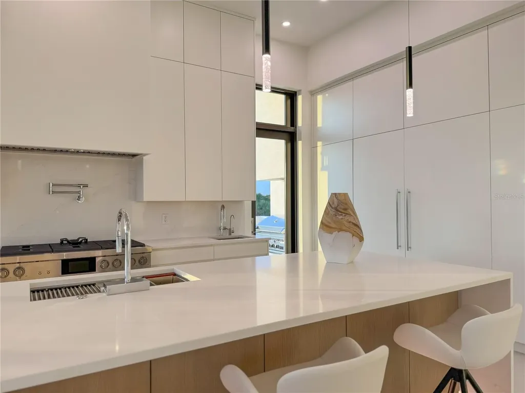 519 Rountree Drive Longboat Key FL 34228