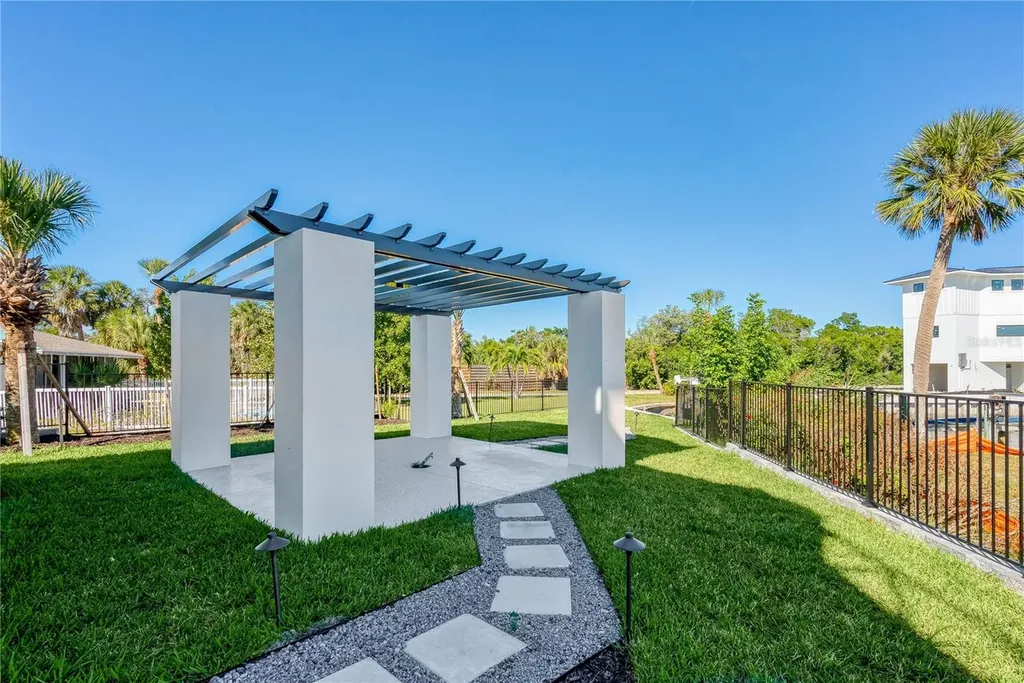 519 Rountree Drive Longboat Key FL 34228