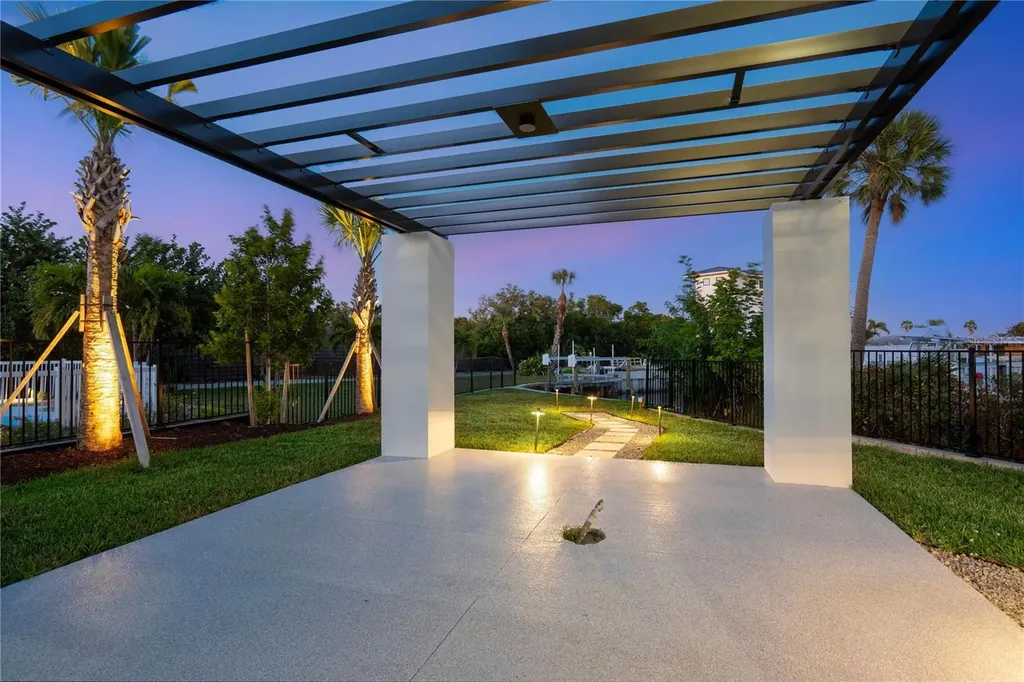 519 Rountree Drive Longboat Key FL 34228