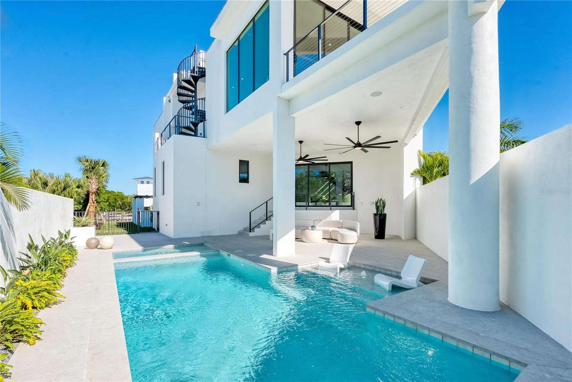 519 Rountree Drive Longboat Key FL 34228