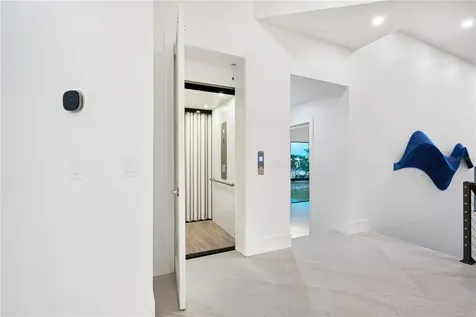 519 Rountree Drive Longboat Key FL 34228
