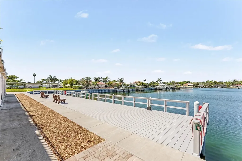 3753 46th Avenue S St Petersburg FL 33711