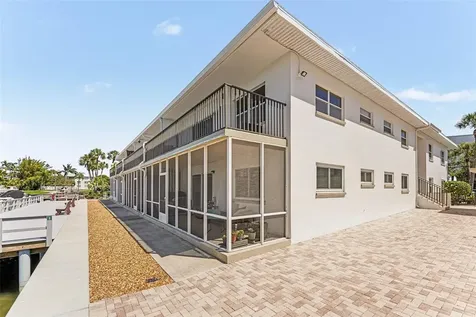 3753 46th Avenue S St Petersburg FL 33711