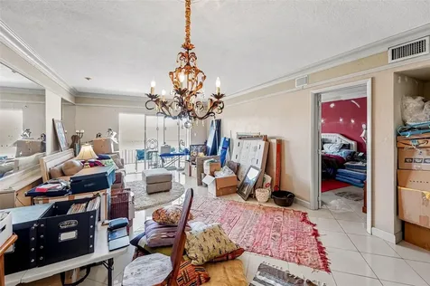 3753 46th Avenue S St Petersburg FL 33711