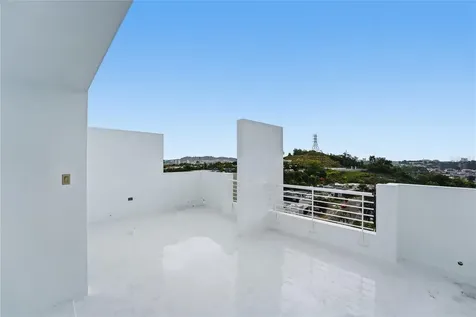519 Ave Las Cumbres Guaynabo PR 00969