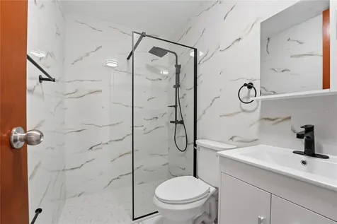 519 Ave Las Cumbres Guaynabo PR 00969